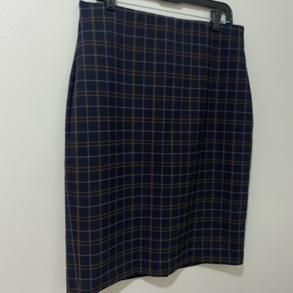 Ann Taylor Plaid Stretch Pencil Skirt Size 12 - Picture 3 of 8